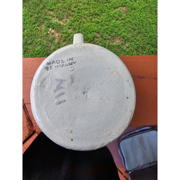 Vintage Lowenbrau Munchen 0.5L- Stoneware German-Stein Beer Mug Munich - Picture 5 of 5